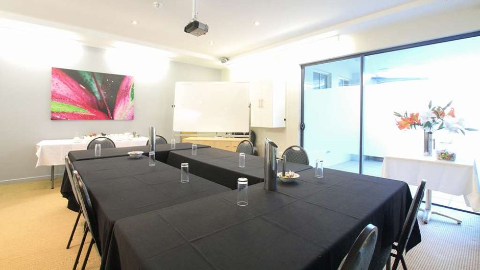 Caloundra Central Apartment Hotel Meeting