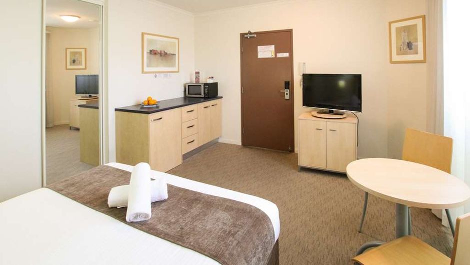 Caloundra Central Apartment Hotel Suite
