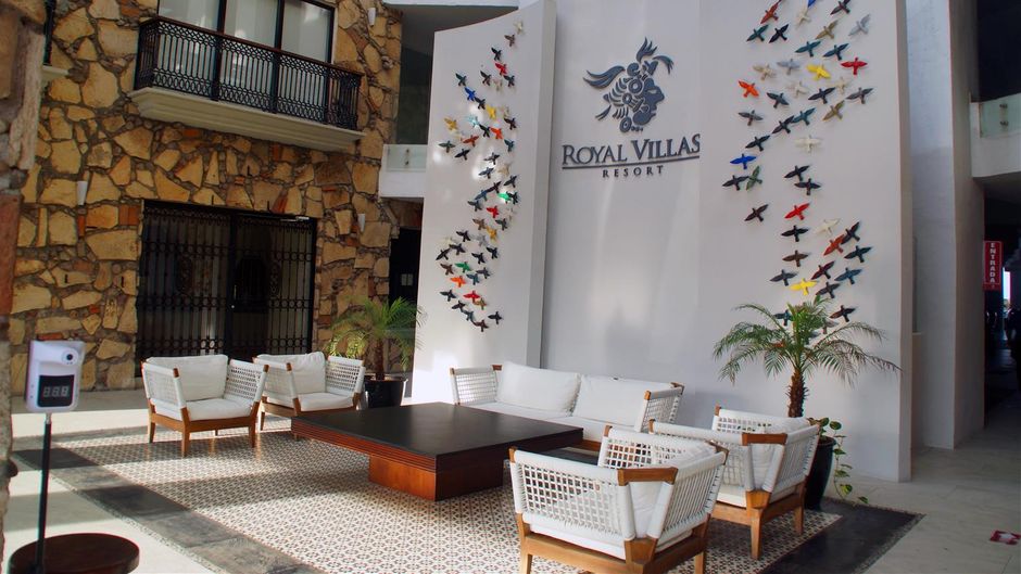 Royal Villas Resort Lobby