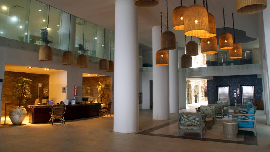 Royal Villas Resort Lobby