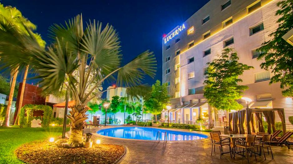 Hotel Lucerna Hermosillo Pool