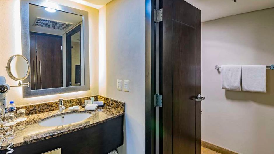 Hotel Lucerna Hermosillo Room