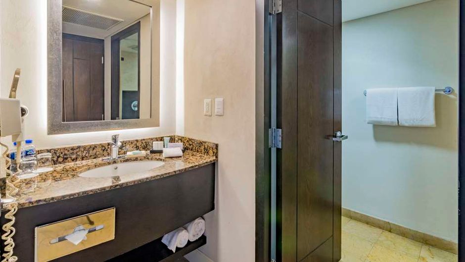 Hotel Lucerna Hermosillo Room