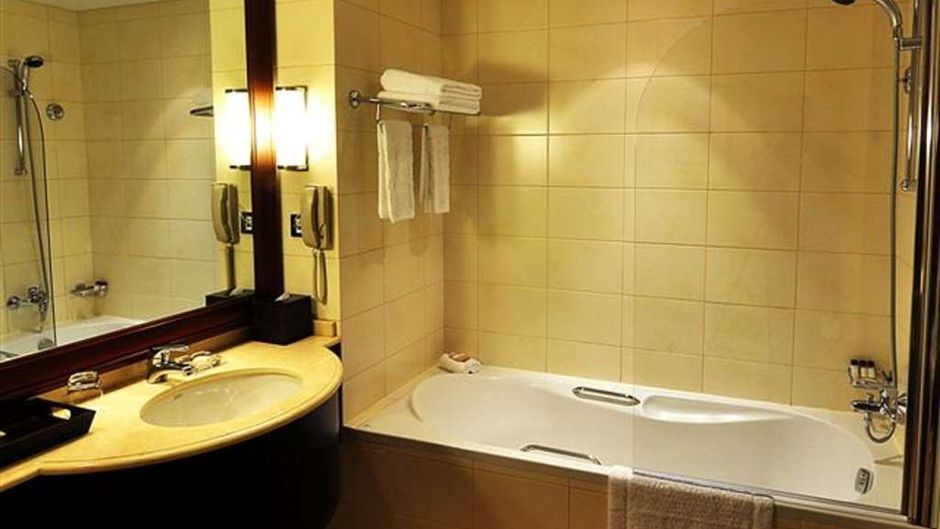 Arabian Ranches Golf Club Room