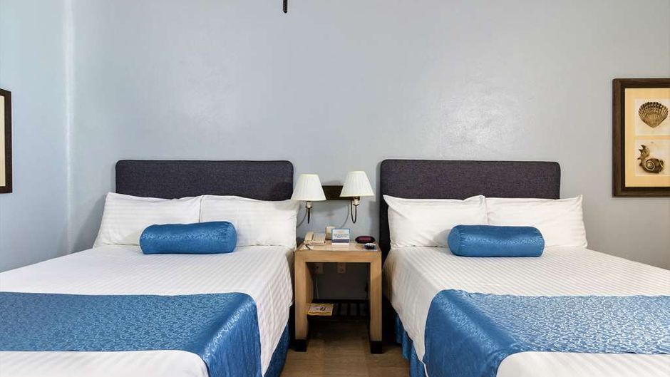 Penasco del Sol Hotel Room