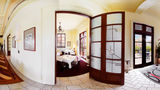 <b>Loews Portofino Bay Hotel at Universal Restaurant</b>. Virtual Tours powered by <a href="https://iceportal.shijigroup.com/" title="IcePortal" target="_blank">IcePortal</a>.