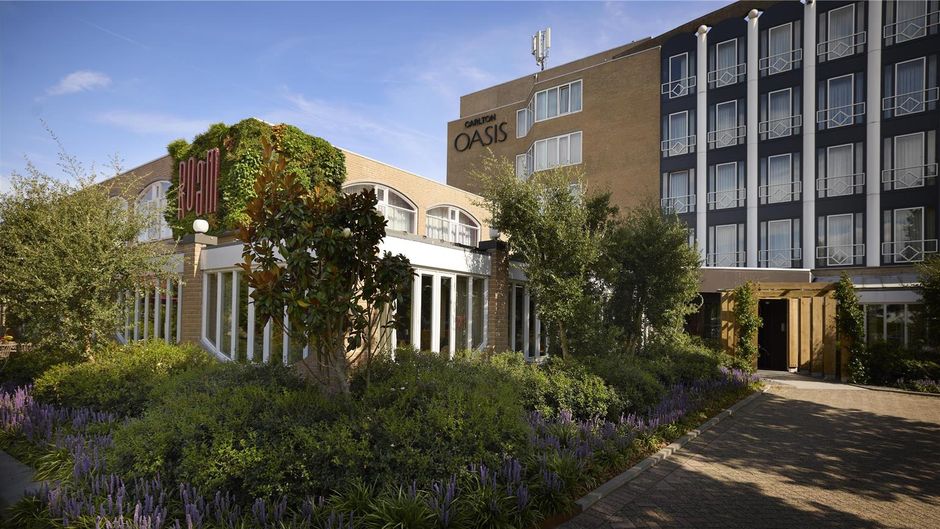 Carlton Oasis Hotel Exterior