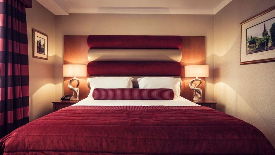 Carlton George Hotel Room