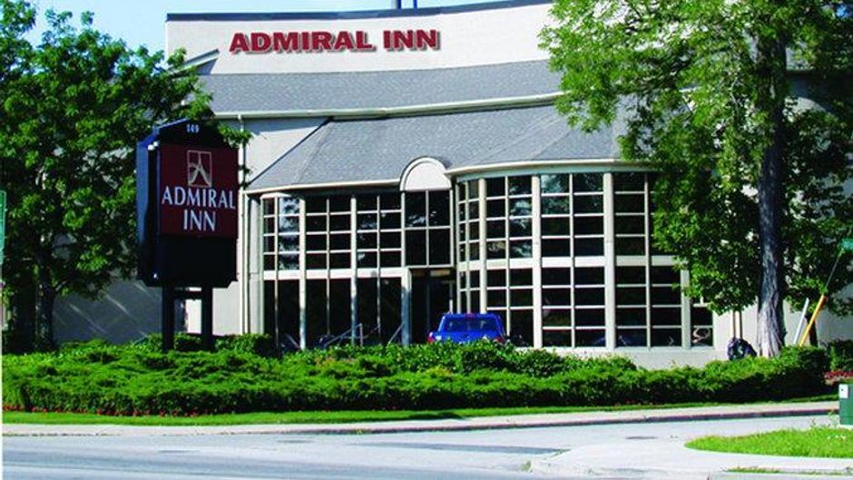 Admiral Inn Exterior