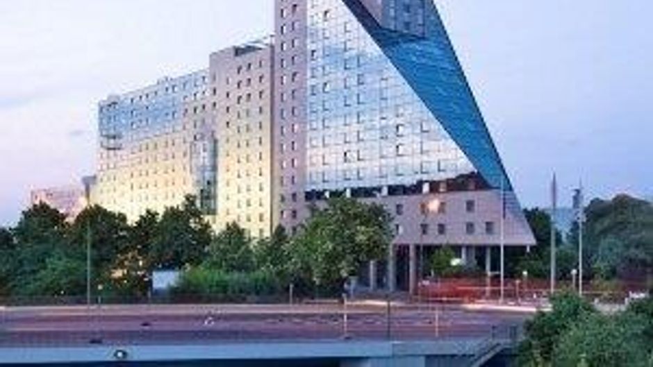Estrel Hotel & Convention Center Exterior
