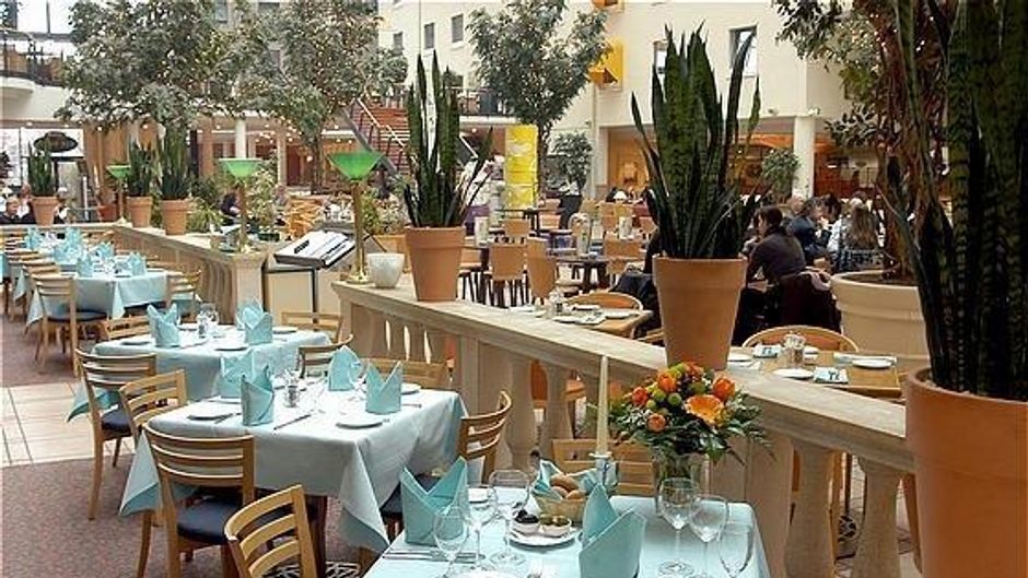 Estrel Hotel & Convention Center Restaurant