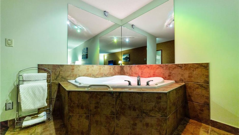 Service Plus Inns & Suites Spa