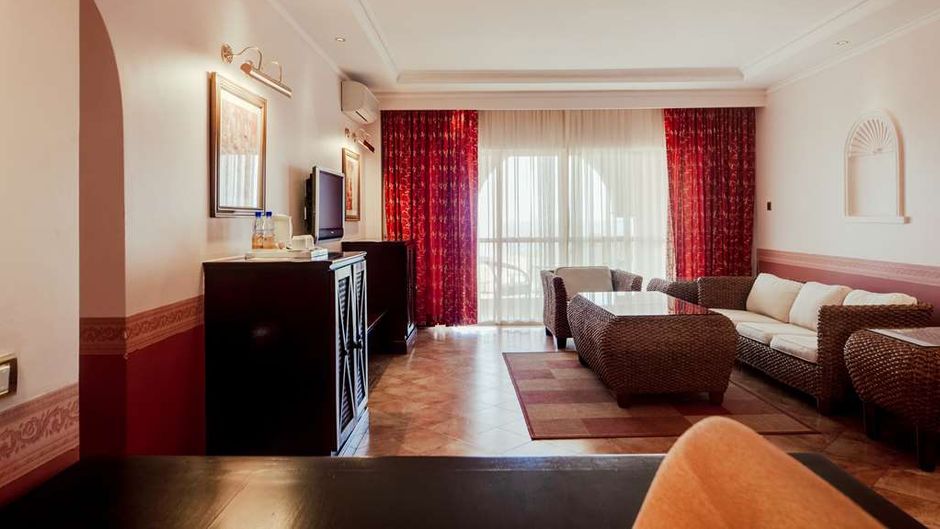 Lake Victoria Serena Golf Resort & Spa Suite