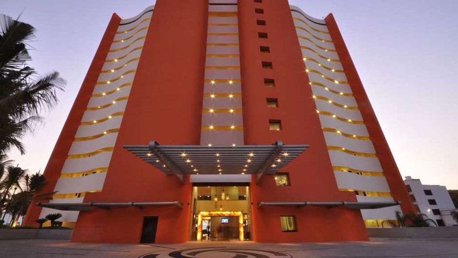 Sunset Plaza Beach Resort & Spa Exterior