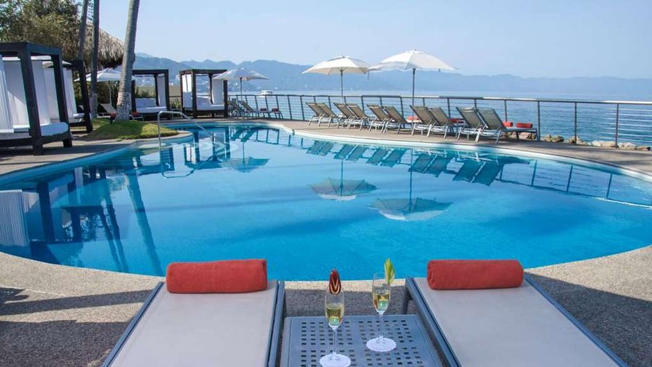 Sunset Plaza Beach Resort & Spa Pool