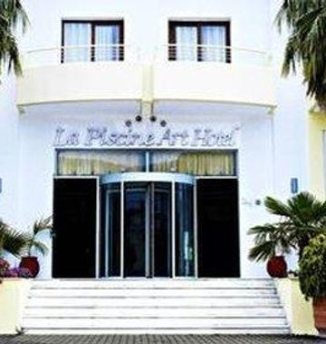 La Piscine Art Hotel