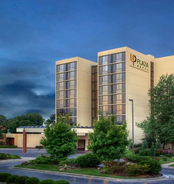 University Plaza Hotel & Convention Cent