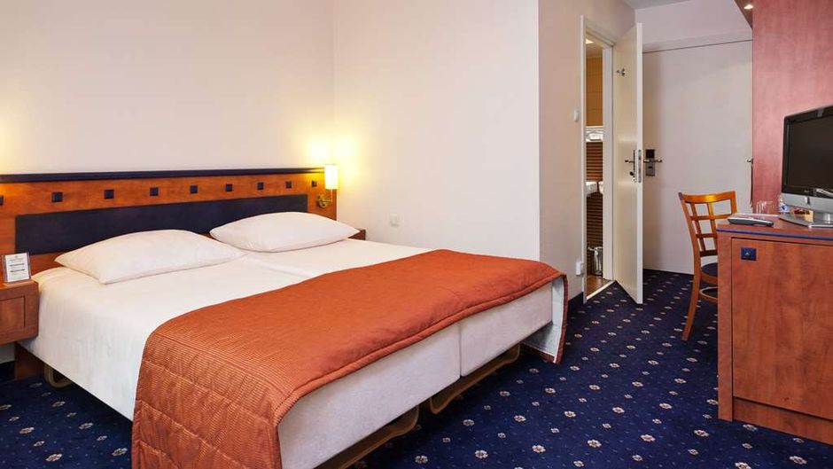 Qubus Hotel Room