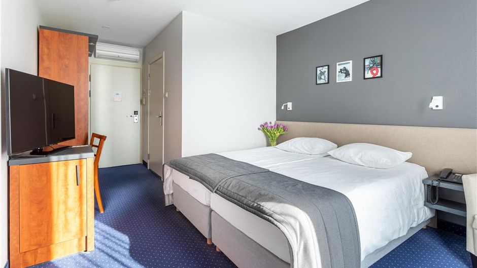 Qubus Hotel Room