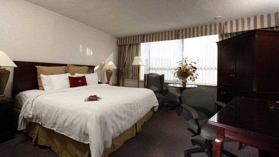 Chateau Lacombe Hotel Room