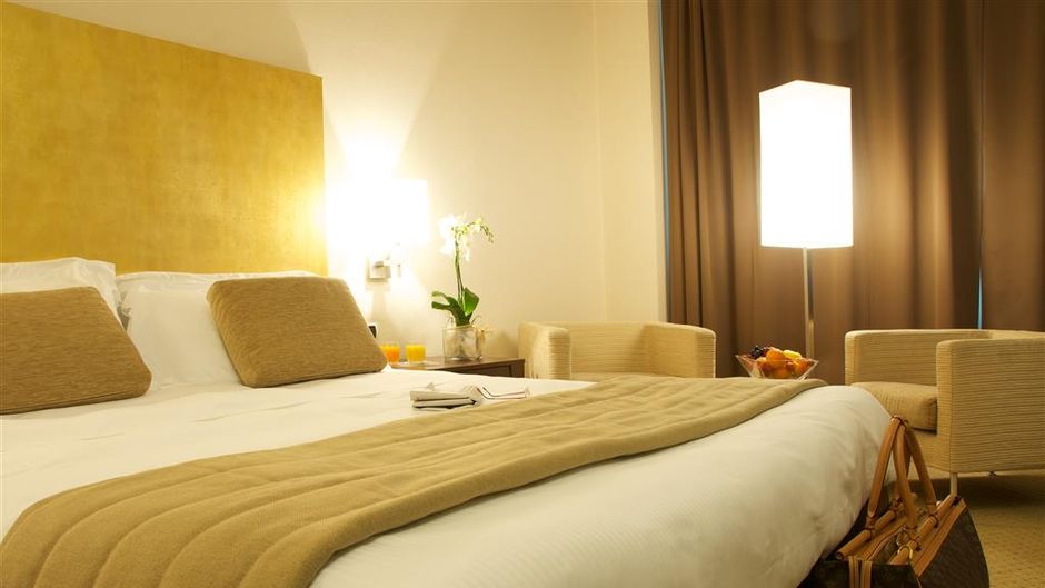 Executive Hotel Room