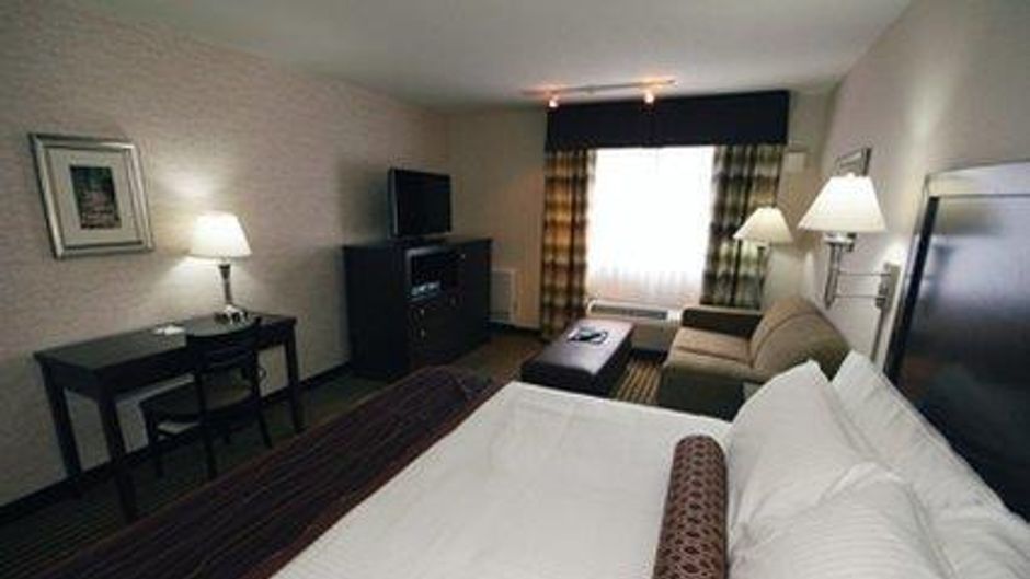 Powell River Town Centre Hotel Room