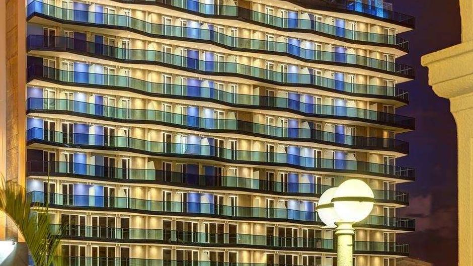 Cosmos Pacifico Hotel Exterior