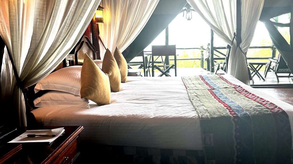 Kirawira Serena Camp Room