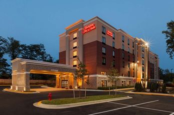 Hampton Inn & Suites, Camp Springs