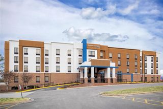 Hampton Inn & Suites Augusta West