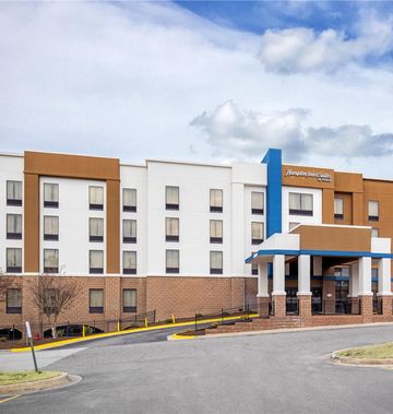Hampton Inn & Suites Augusta West