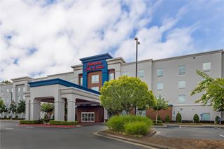 Hampton Inn & Stes Camp Creek Mrketplace