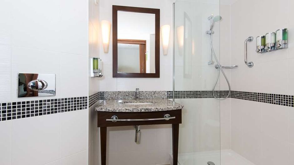 Hampton by Hilton Birmingham Jewellery Room