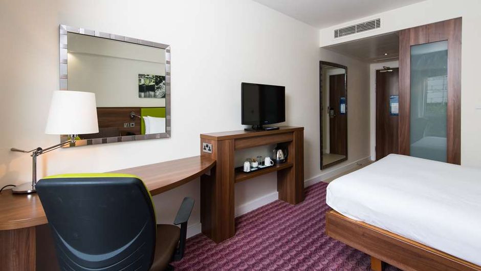 Hampton by Hilton Birmingham Jewellery Room