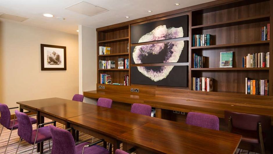 Hampton by Hilton Birmingham Jewellery Lobby