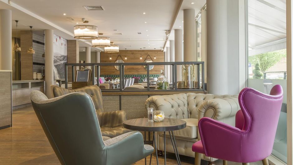 Hilton Garden Inn Bristol City Centre Lobby