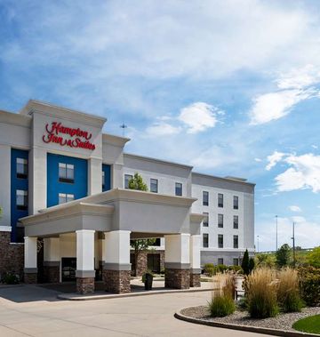 Hampton Inn & Suites Canton
