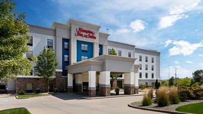 Hampton Inn & Suites Canton