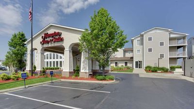 Hampton Inn & Suites