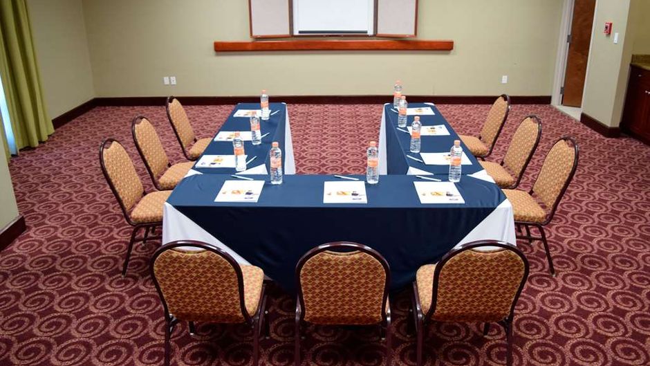Hampton Inn by Hilton Ciudad Victoria Meeting