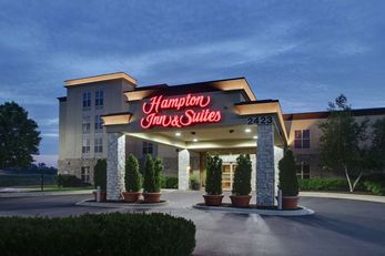 Hampton Inn & Suites Aurora