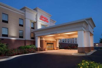 Hampton Inn & Suites St Charles