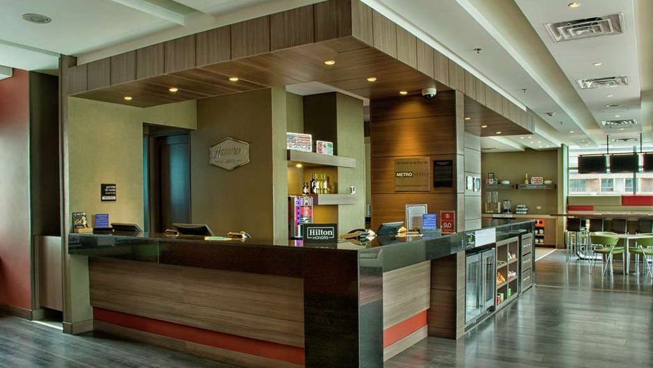 Hampton Inn by Hilton Cali Lobby