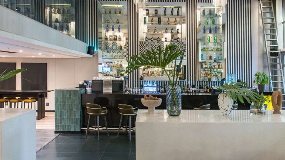 DoubleTree by Hilton Hotel Cape Town Lobby