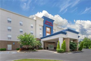 Hampton Inn & Suites