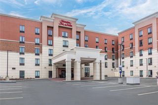 Hampton Inn & Suites Uptown-University
