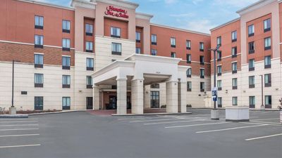 Hampton Inn & Suites Uptown-University