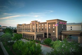 Hampton Inn & Suites DFW