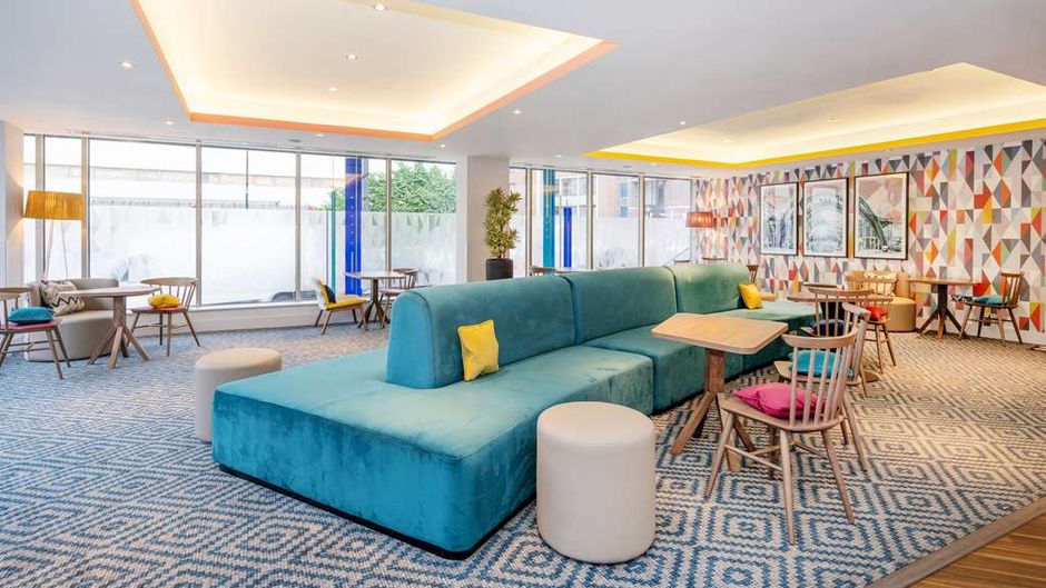 Hampton by Hilton Sheffield Lobby