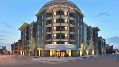 Hampton Inn & Suites Des Moines Downtown